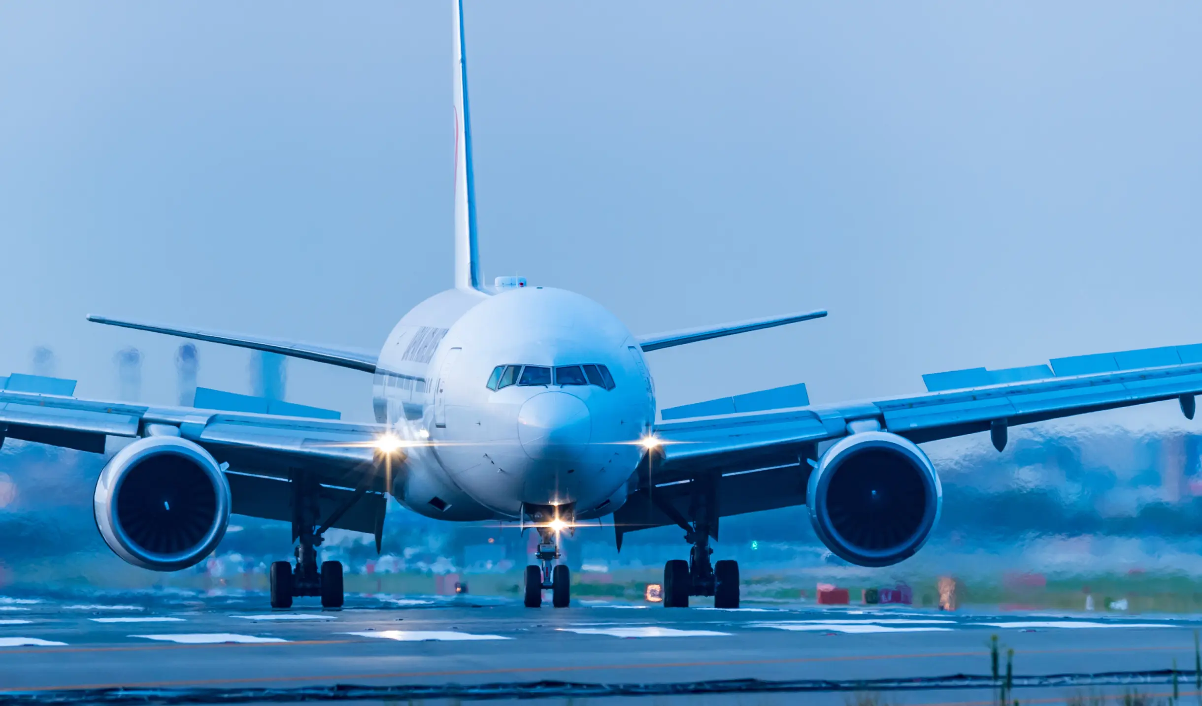 九州の うまい を、福岡空港から全国へ。